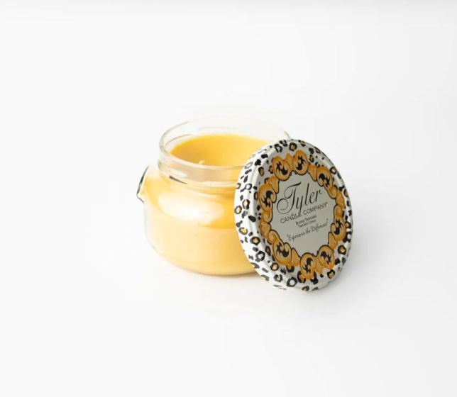 11 Oz Fleur De Lis Candle